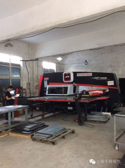 无利润，何谈服务？——一位钣金厂老板的愤怒与自助餐厅的启示