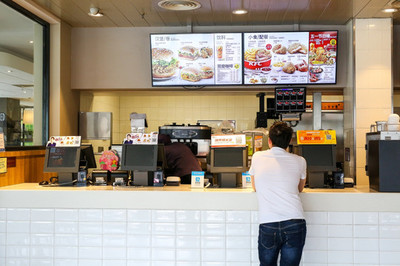 肯德基 快餐服务典范的演变与挑战